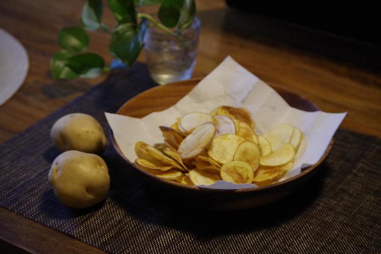 Homemade Potato Chips with Olive Oil