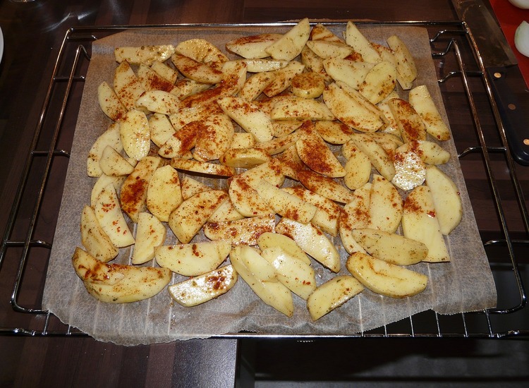 Potato Recipe - Baked Potato Wedges with Paprika and Olive Oil