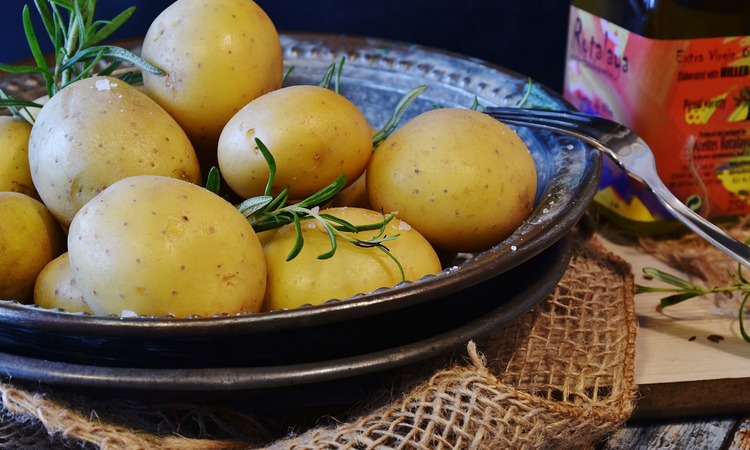 Roasted Potatoes with Thyme and Olive Oil - Potato Recipe